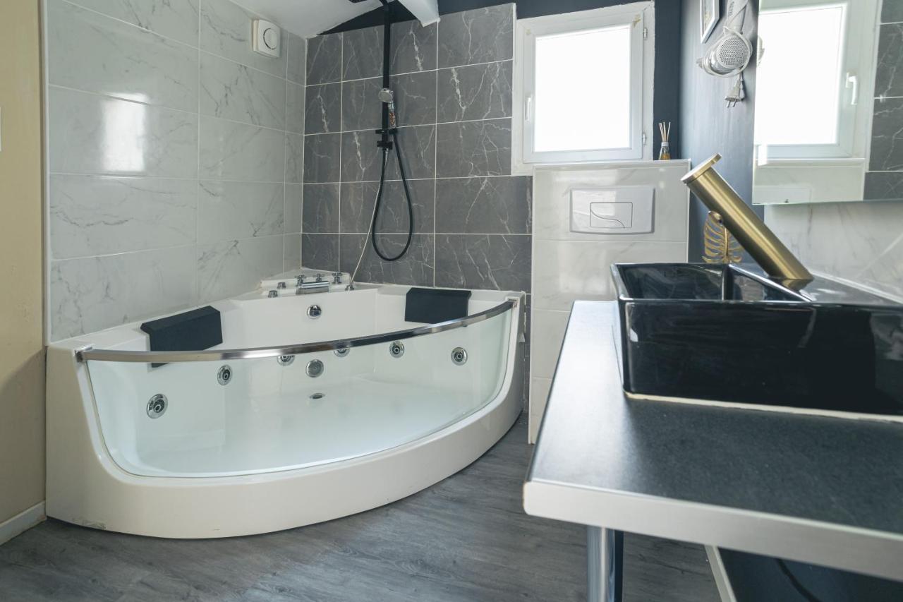 Апартаменты Jacuzzi Terrasse Centre Нарбонна Экстерьер фото